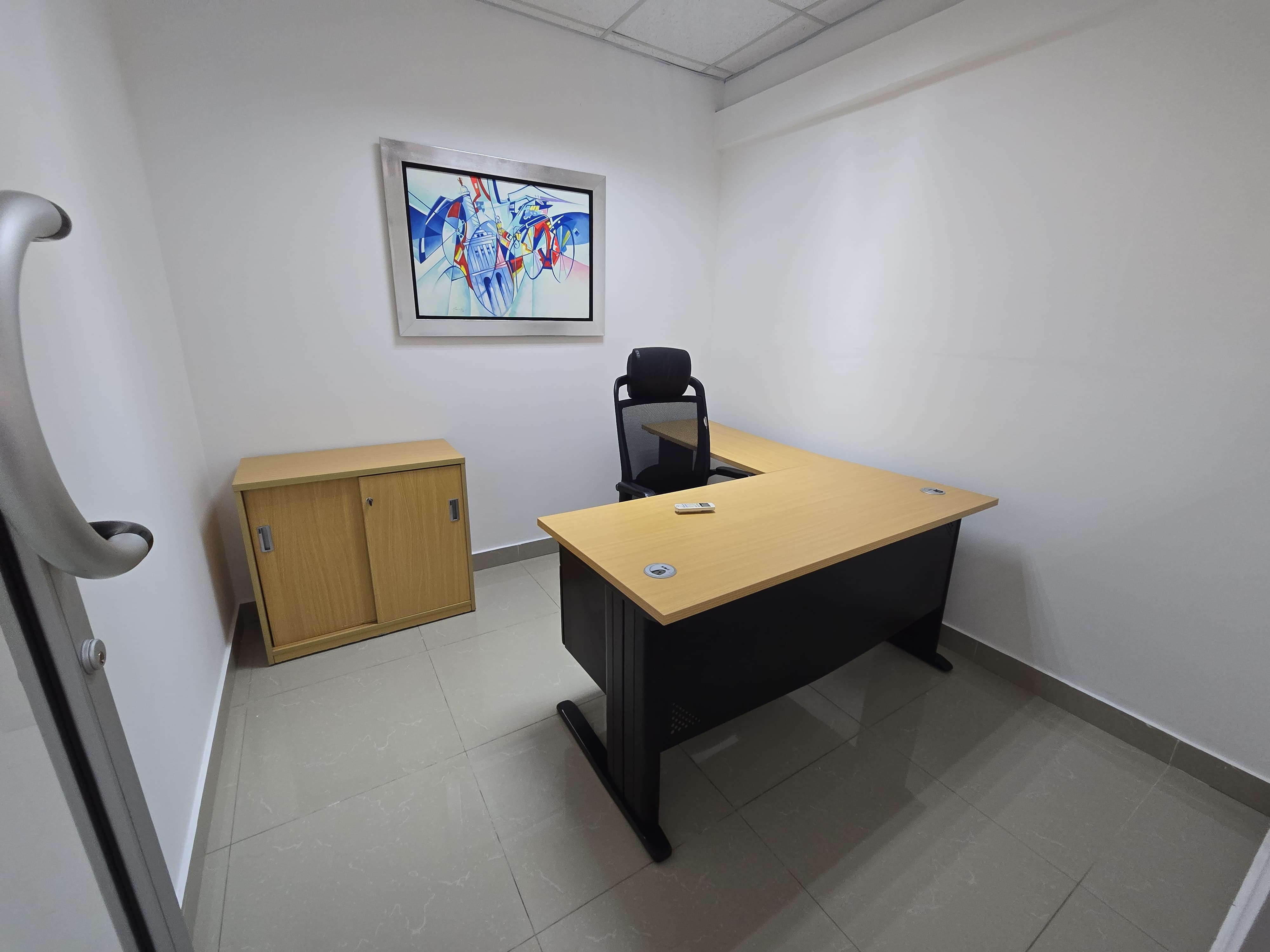 oficinas y locales comerciales - Local en alquiler amueblado Republica de colombia 4