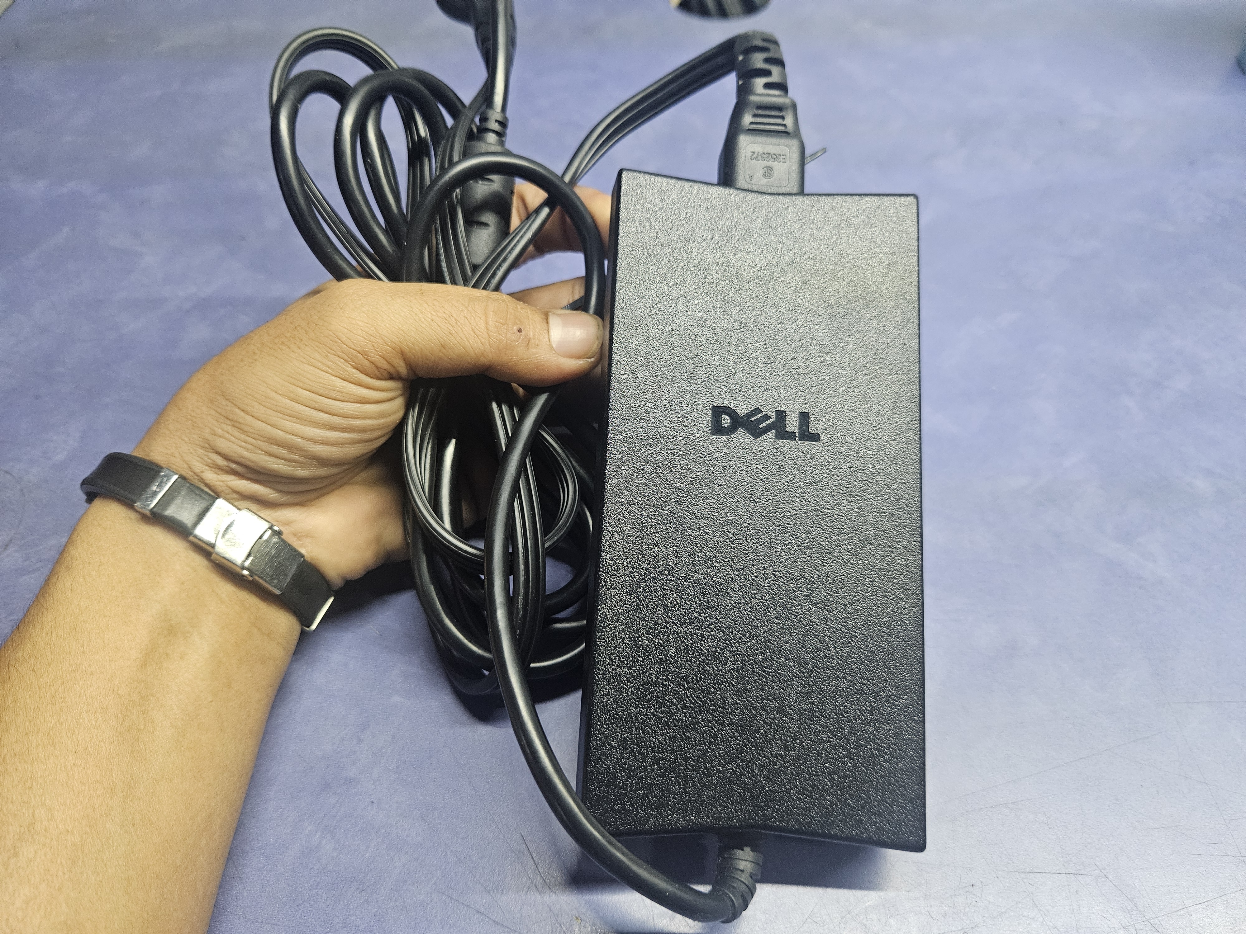 computadoras y laptops - Cargador Dell plug fino y ancho 130W original 6