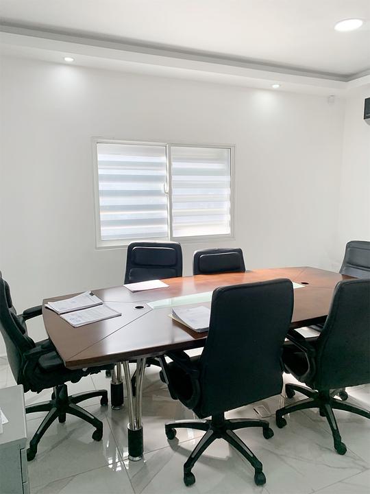 oficinas y locales comerciales - Local céntrico en el millon 7