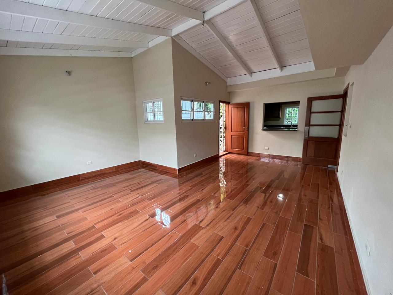 casas - Casa en alquiler en Los prados Comercial