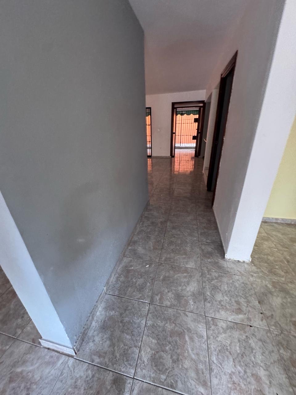 casas - venta de casa de dos niveles en Alma Rosa 2 por el parque Italia Santo Domingo  8