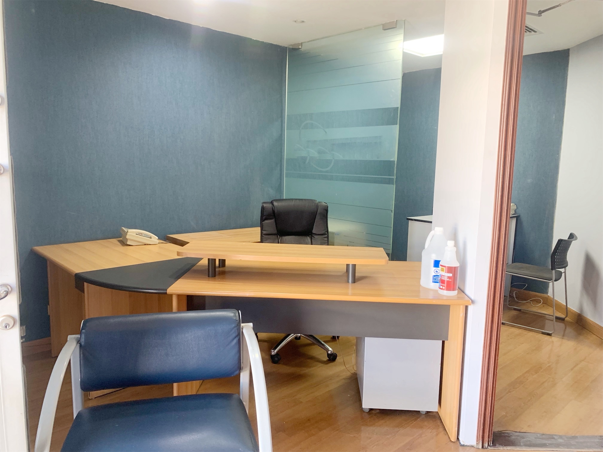 oficinas y locales comerciales - Local amueblado en naco  3