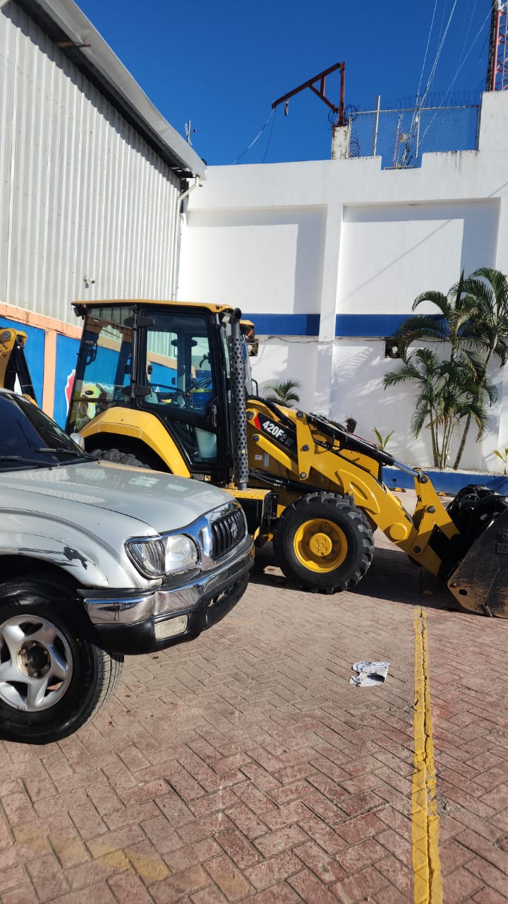 camiones y vehiculos pesados - retroexcavadora caterpillar 420f2 it 2019 5
