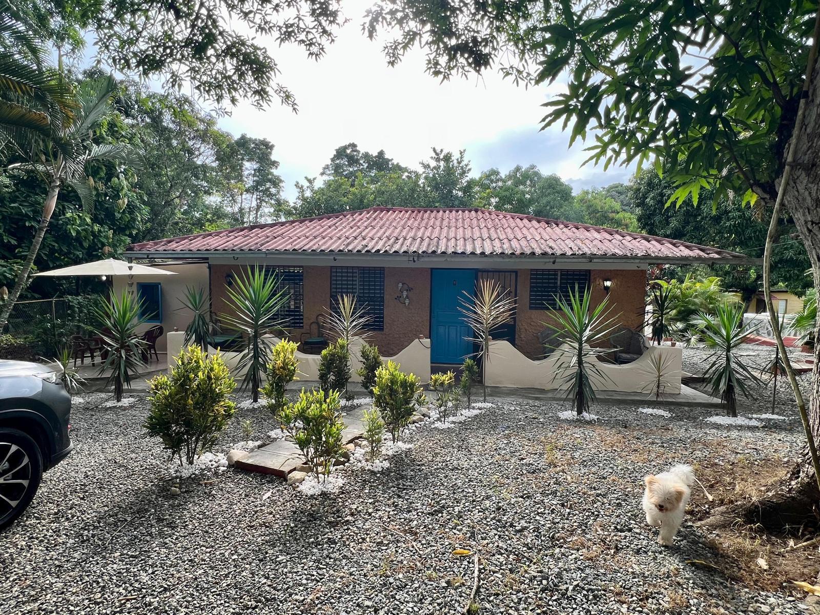casas vacacionales y villas - Vendo villa campestre en don juan monte plata  4