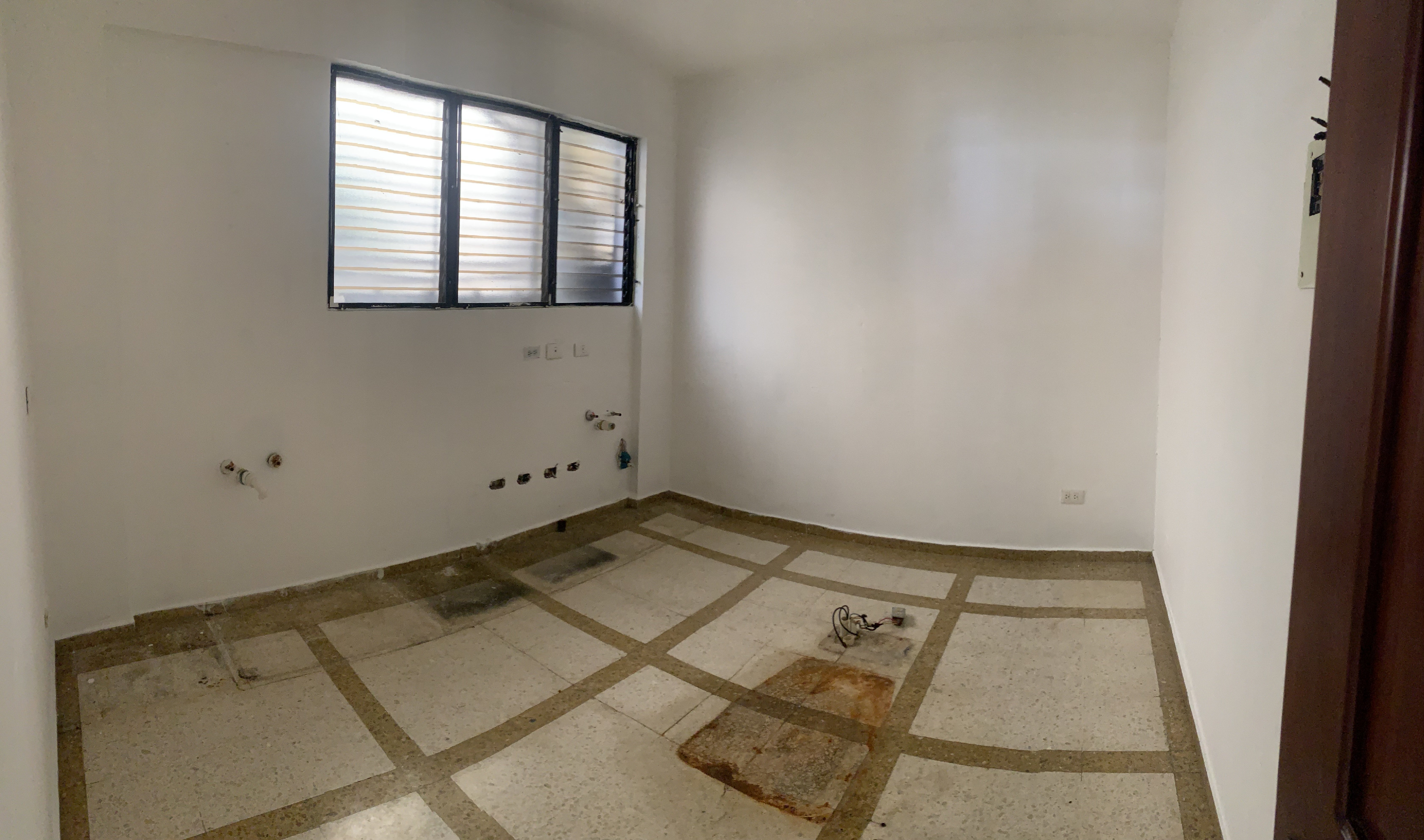 oficinas y locales comerciales - Local en alquiler 4