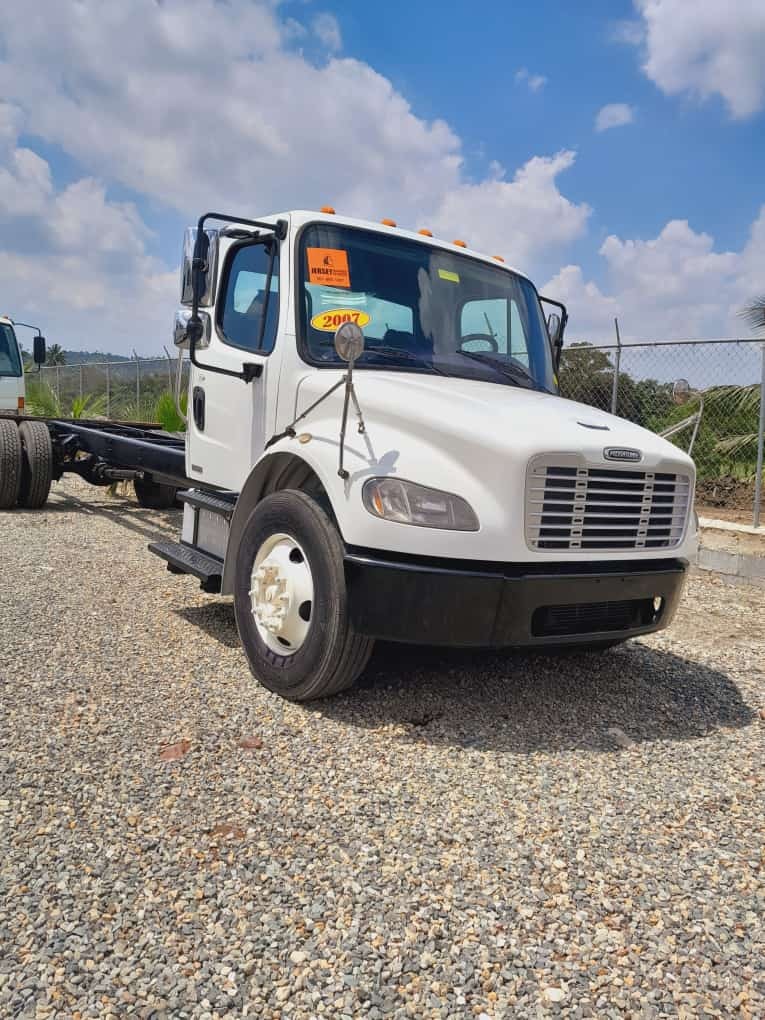 camiones y vehiculos pesados - FREIGHTLINER M2 año 2007 0