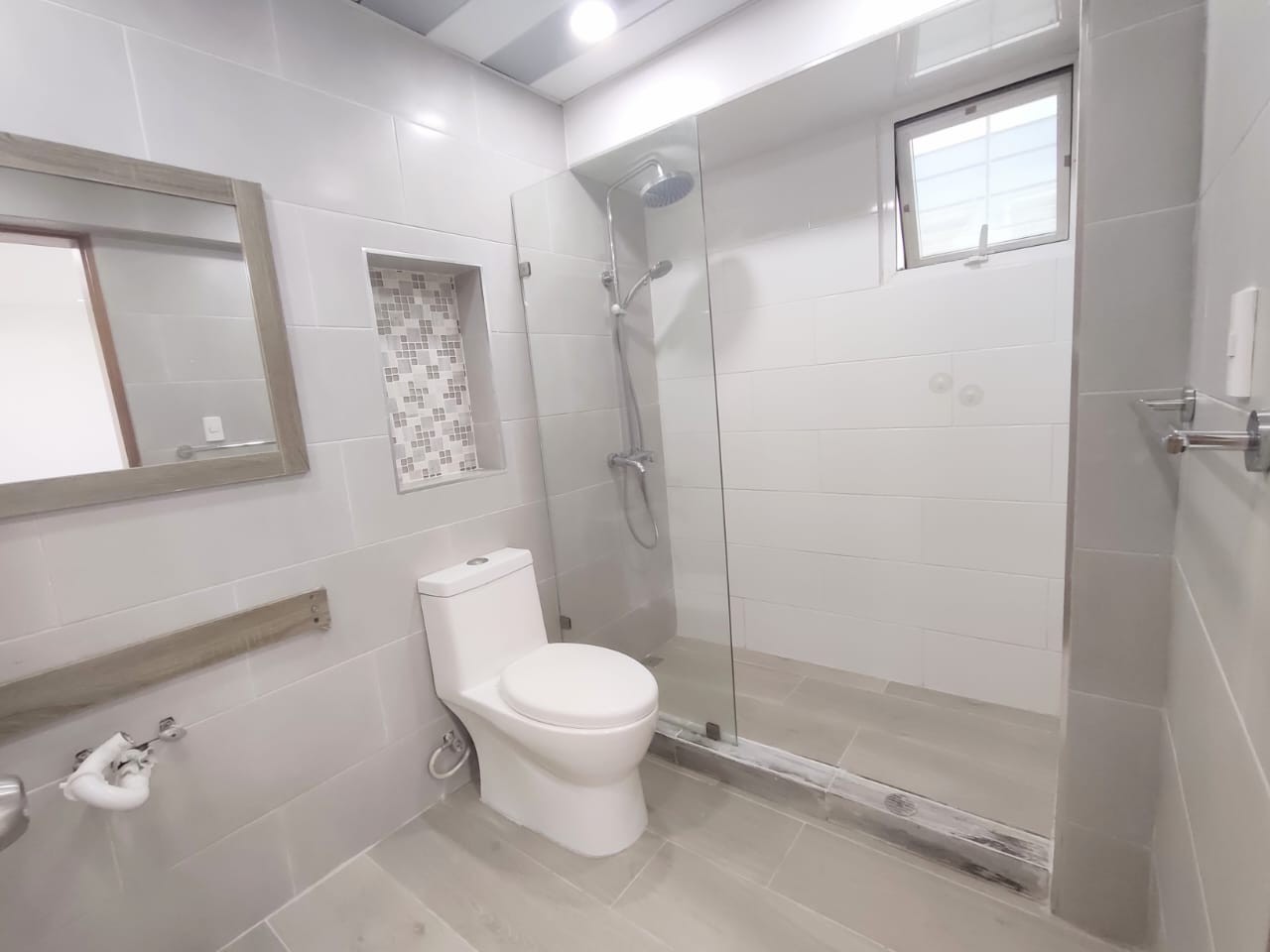 apartamentos - Apartamento en Venta
 SERRALLES
USD 240,000.00
Mantenimiento: RD$12,000.00
 4