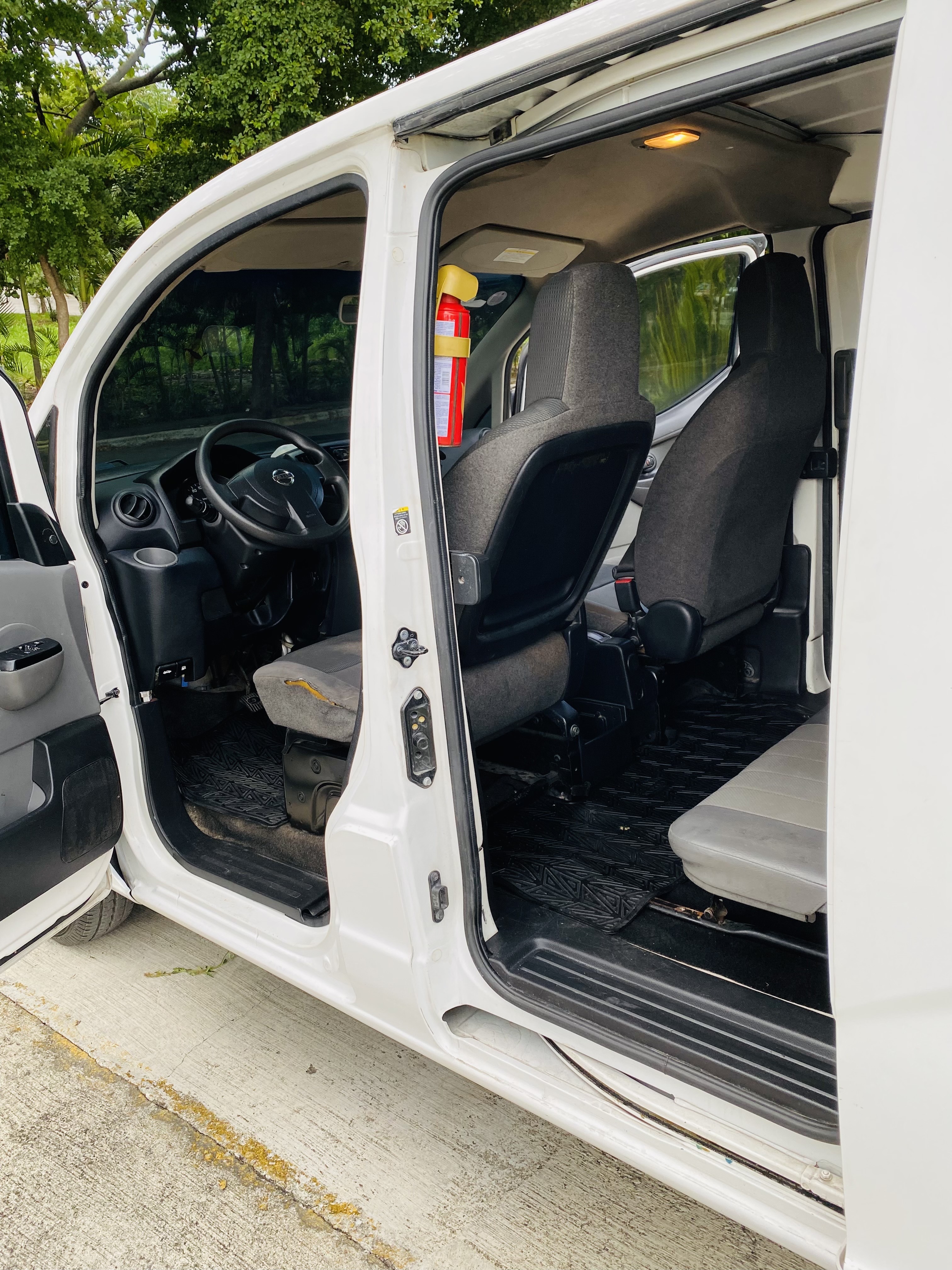 carros - ¡EN VENTA! Nissan NV200 – Año 2015Vehículo económico, versátil y en buen estado 4