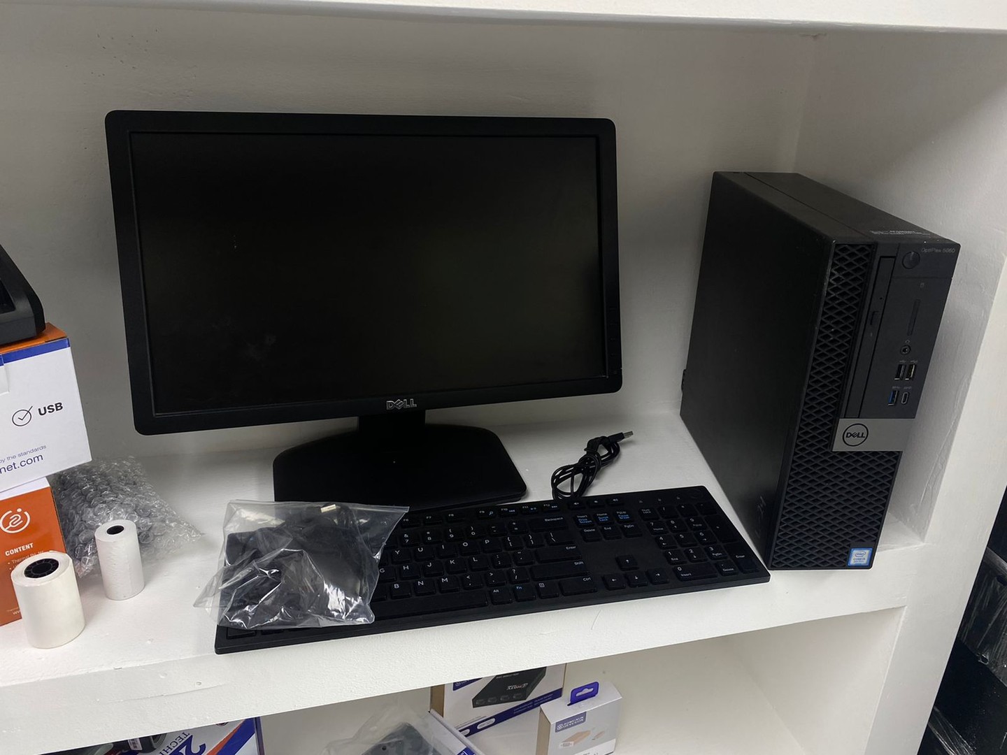 computadoras y laptops - COMPUTADORA DELL 5060 INTEL CORE I5 8VA GEN 8GB DE RAM 500 HDD DISCO DURO