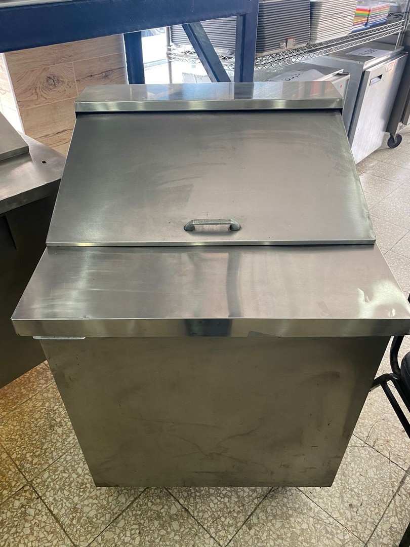 equipos profesionales - Mesa Fria de 26" True  1