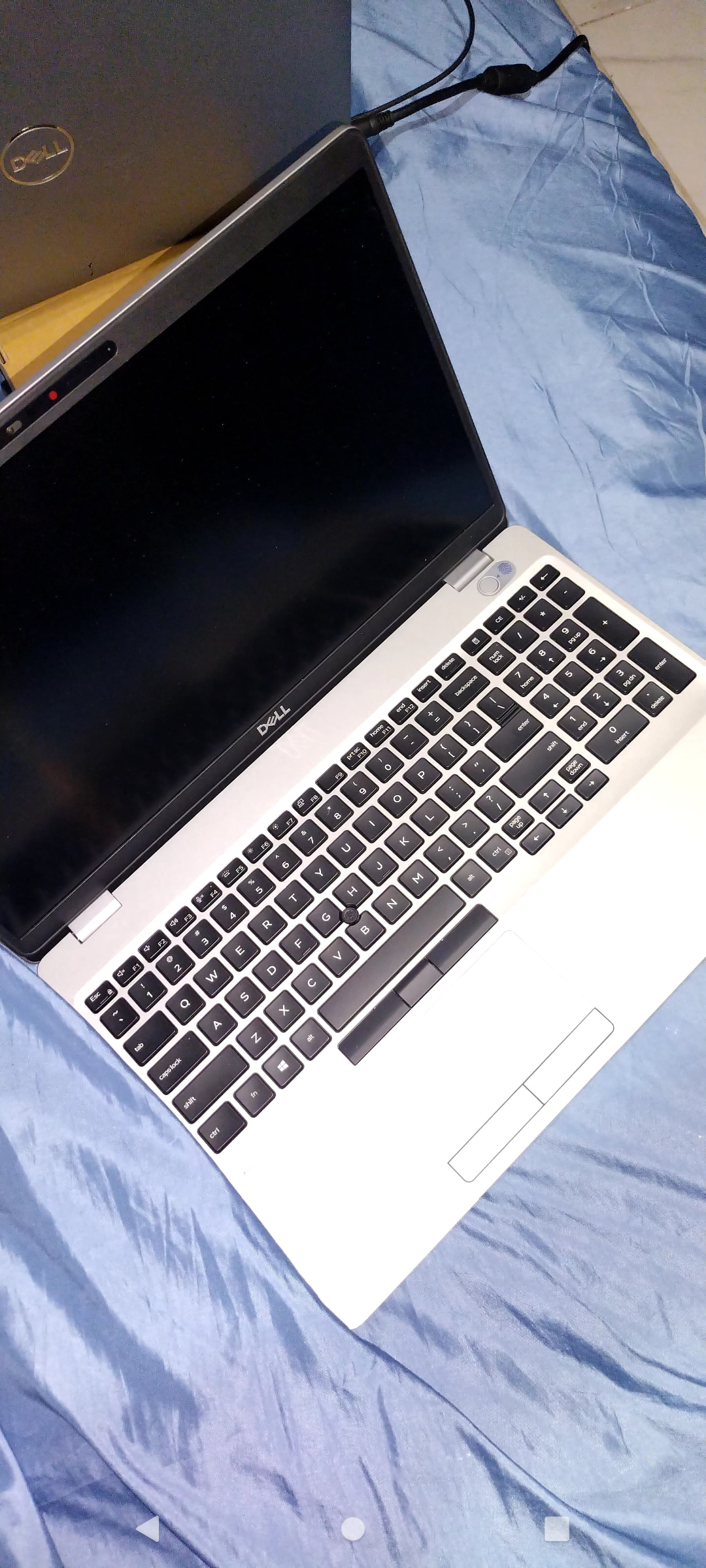 computadoras y laptops - Laptop Dell 3550 i7 10ma Gen NVIDIA  7