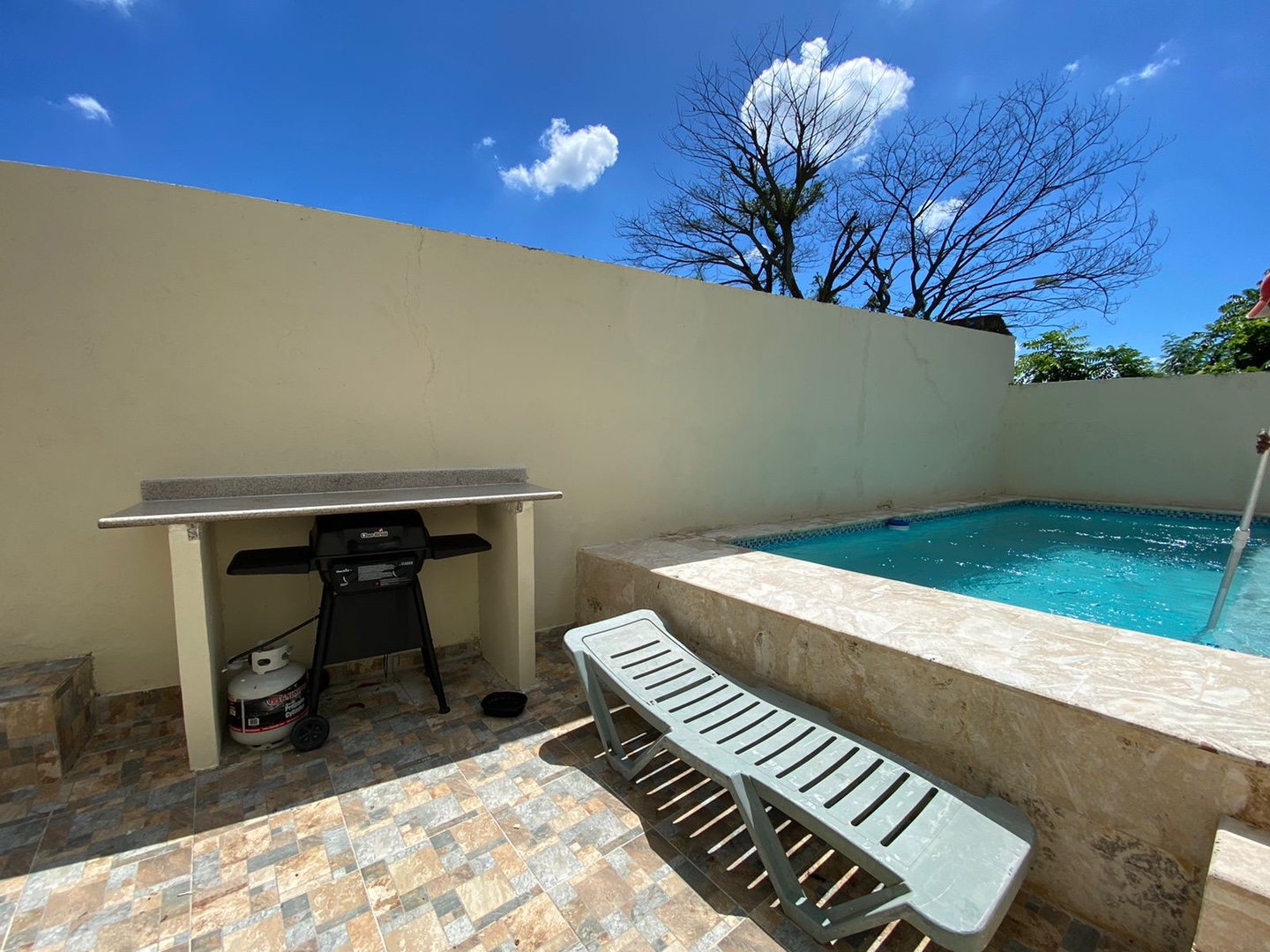 casas - Venta de casa con piscina en arroyo hondo 3 distrito nacional  9