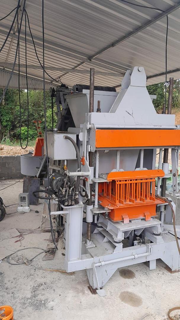 equipos profesionales - MAQUINA DE HACER BLOCK 4