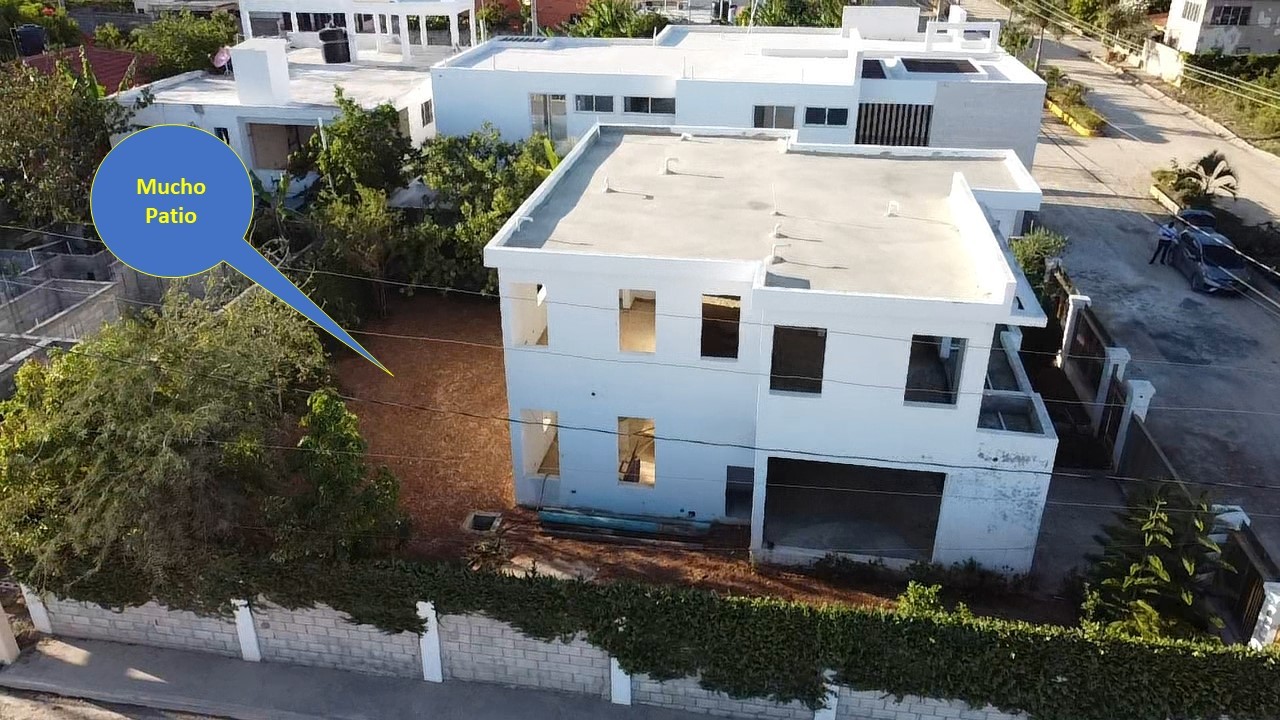 casas - De Venta Casa Espaciosa y con ubicación privilegiada 
Residencial Petrópolis   4