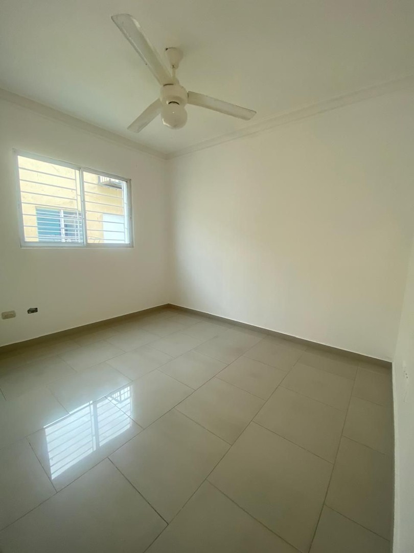 apartamentos - Los Prados venta 4 habitaciones 3.5 baños 2 parqueos techados 4