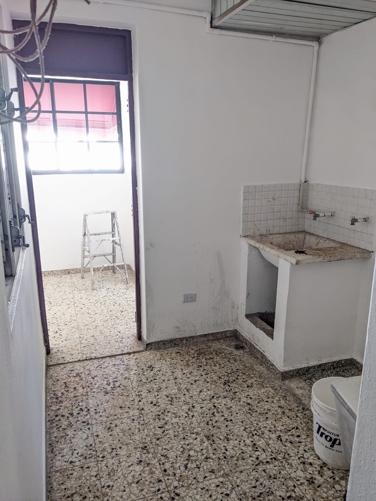apartamentos - remodelado en la independencia en 43 mil 2