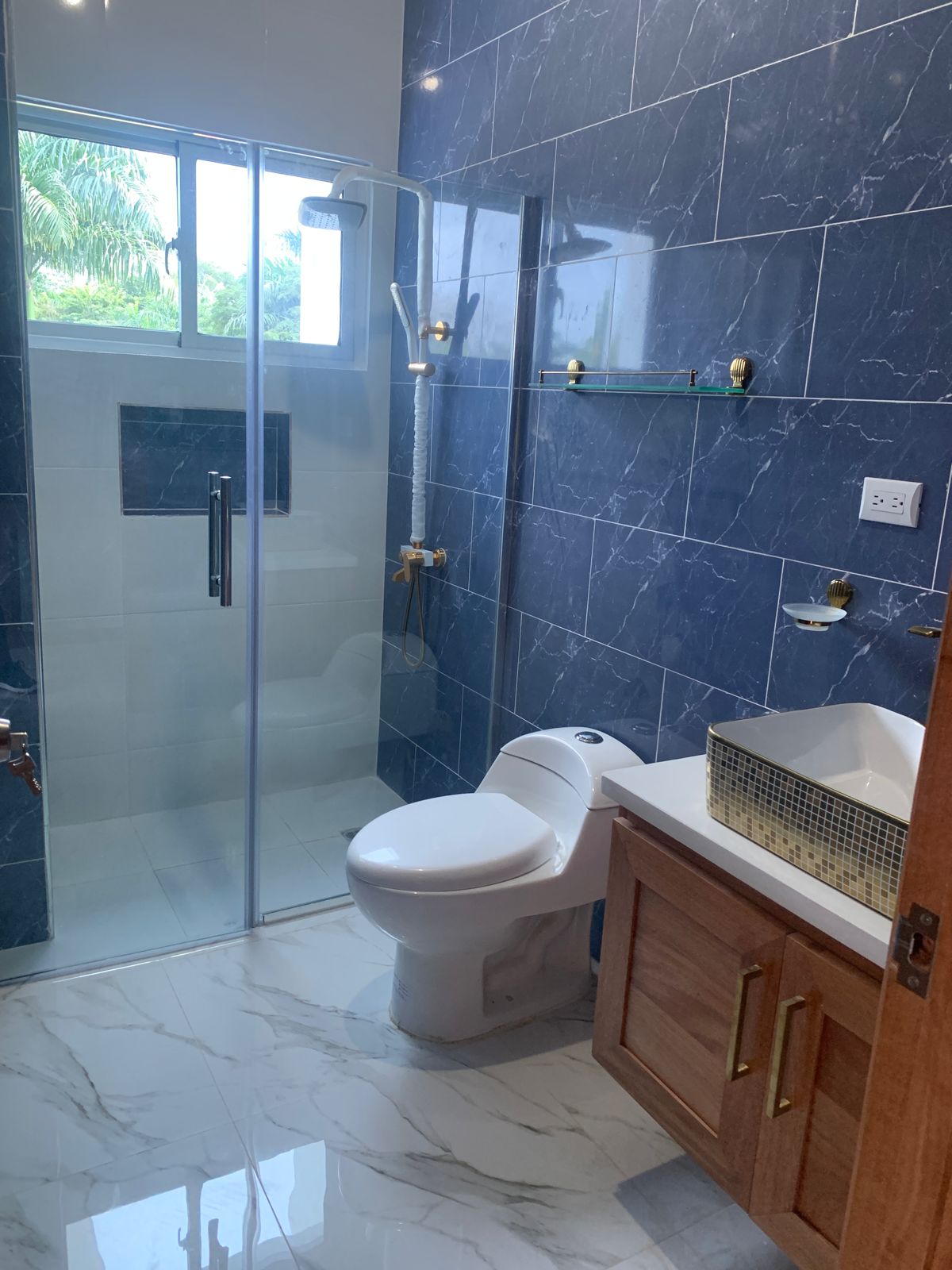 casas - 🏡 Casa Nueva de 2 Niveles en El Doral – Lista  8
