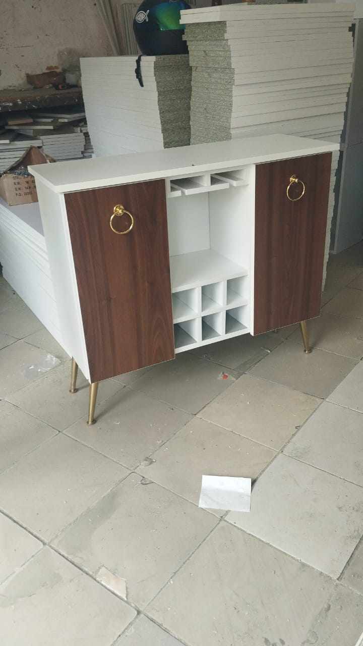 muebles y colchones - Credenza moderna con vinera varios tamaños  1