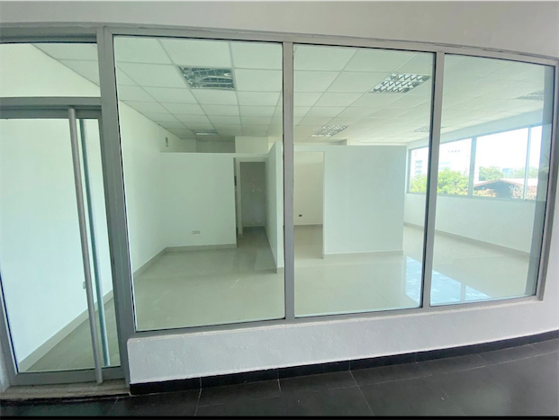 oficinas y locales comerciales - Local céntrico y comercial 1