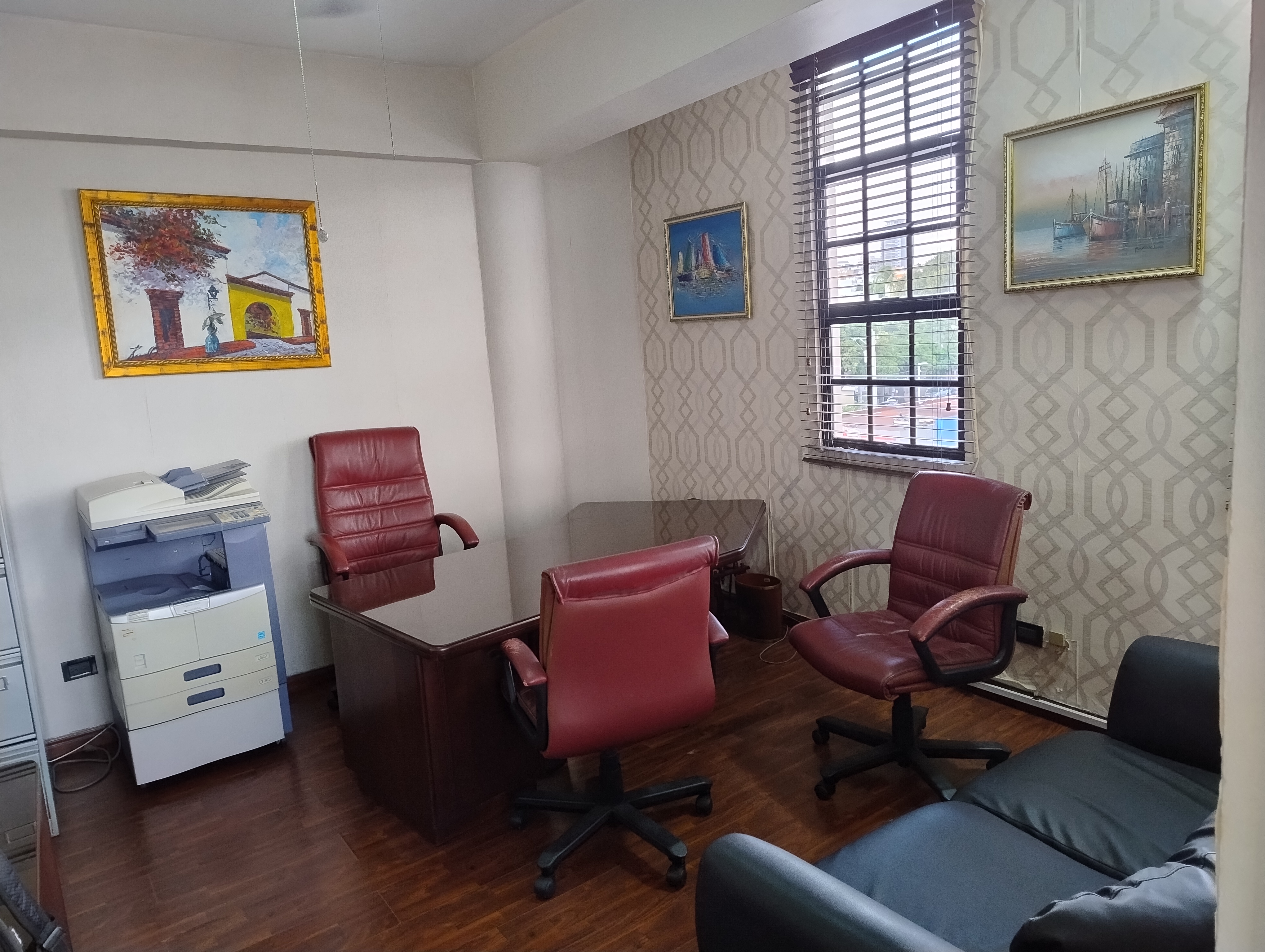 oficinas y locales comerciales - Local de oficina en venta centrico 4
