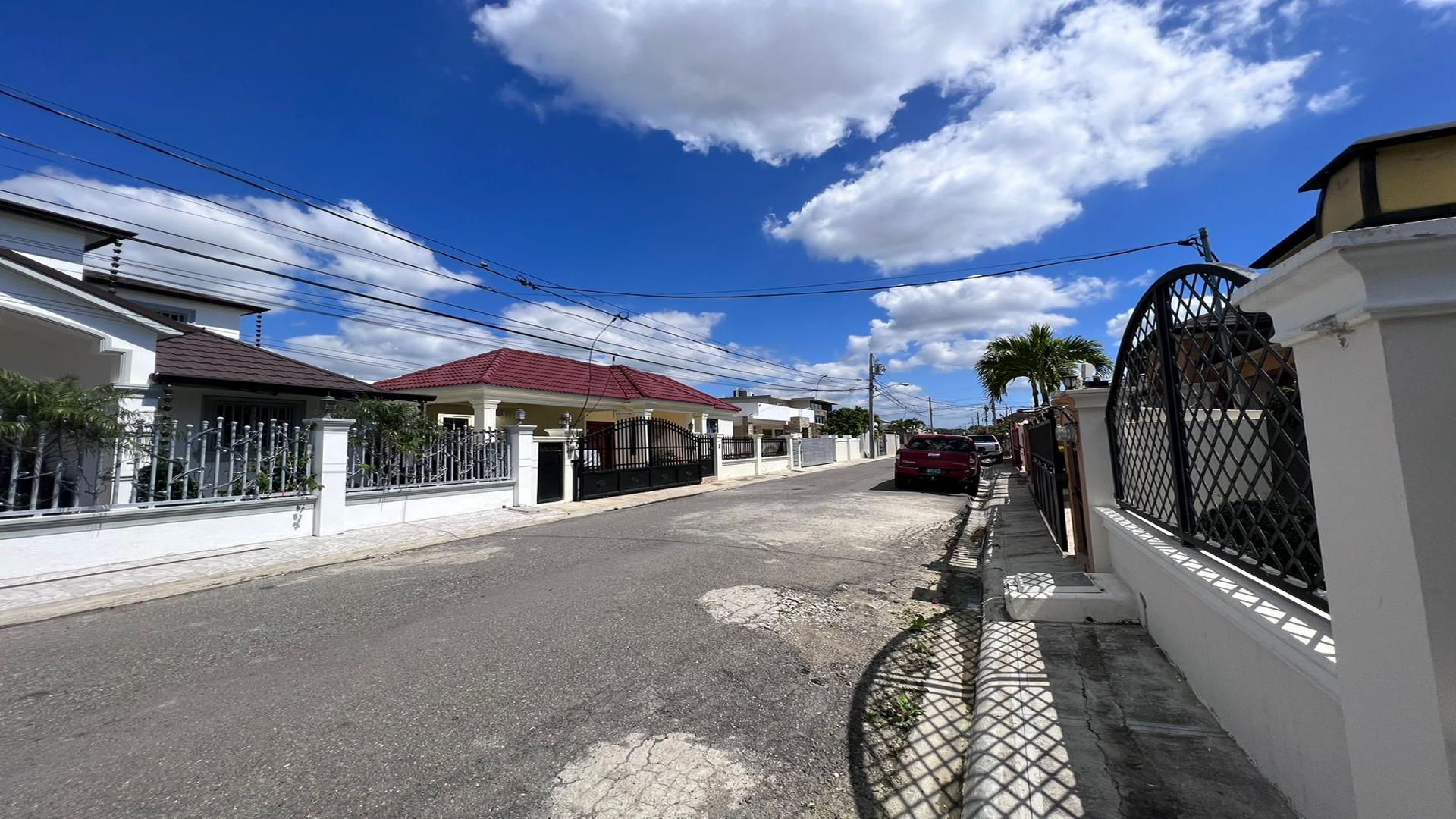 casas - Casa de dos niveles de venta residencial Cerrado 7