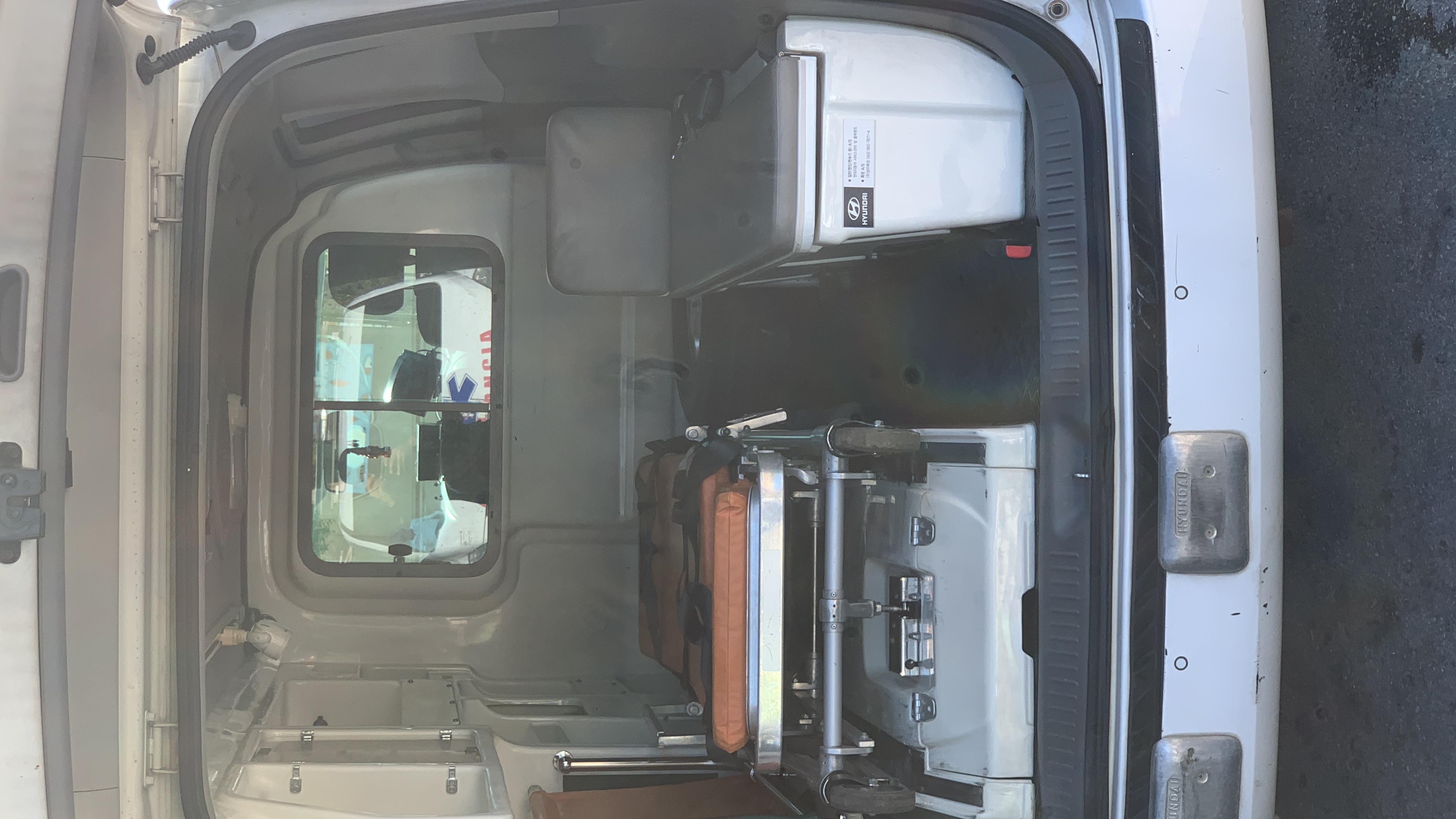 otros vehiculos - Hyundai starex ambulancia 2012 1