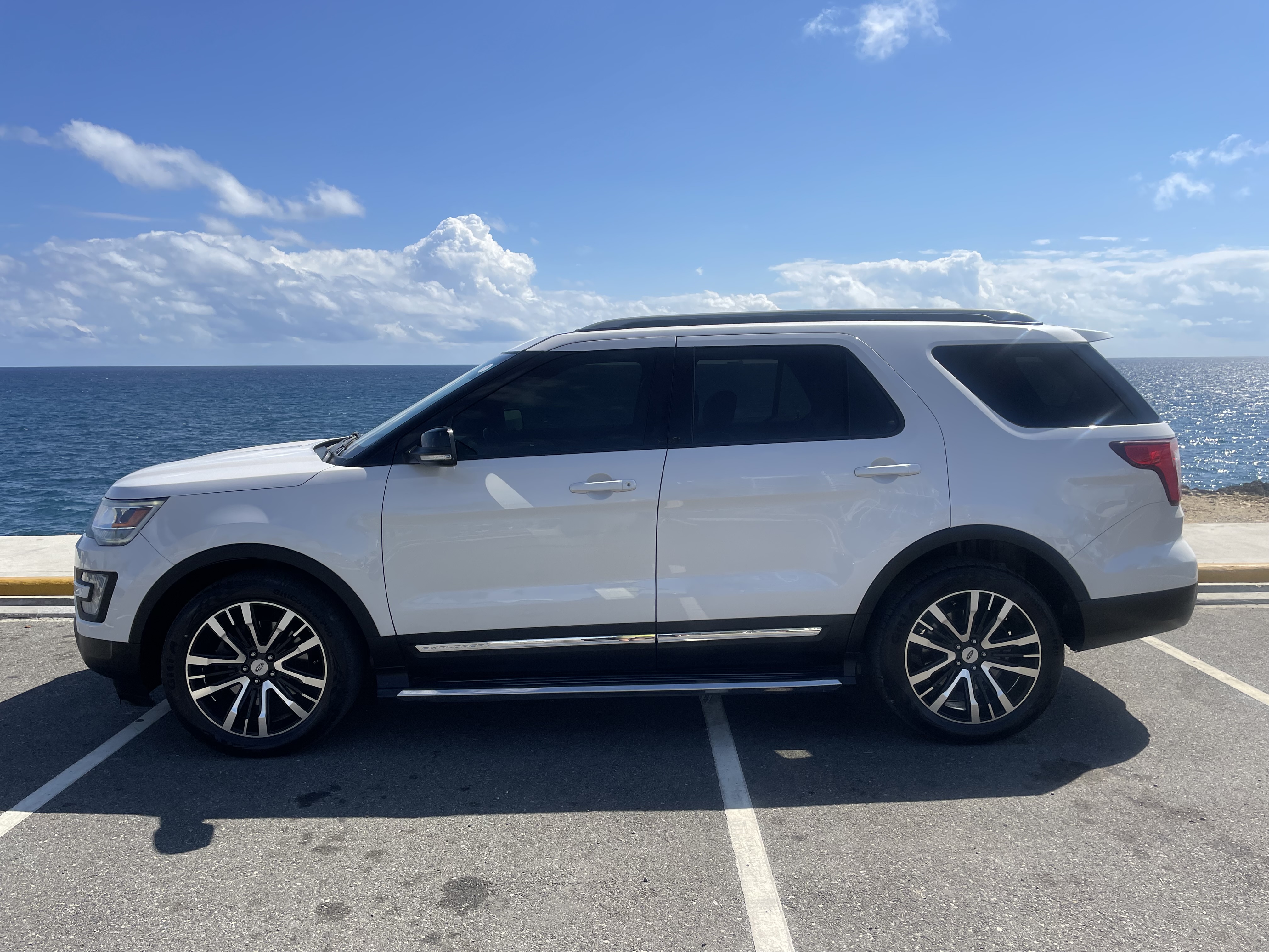jeepetas y camionetas - Ford Explorer XLT 4WD, Unico Dueño. US19,800 Neg. 2