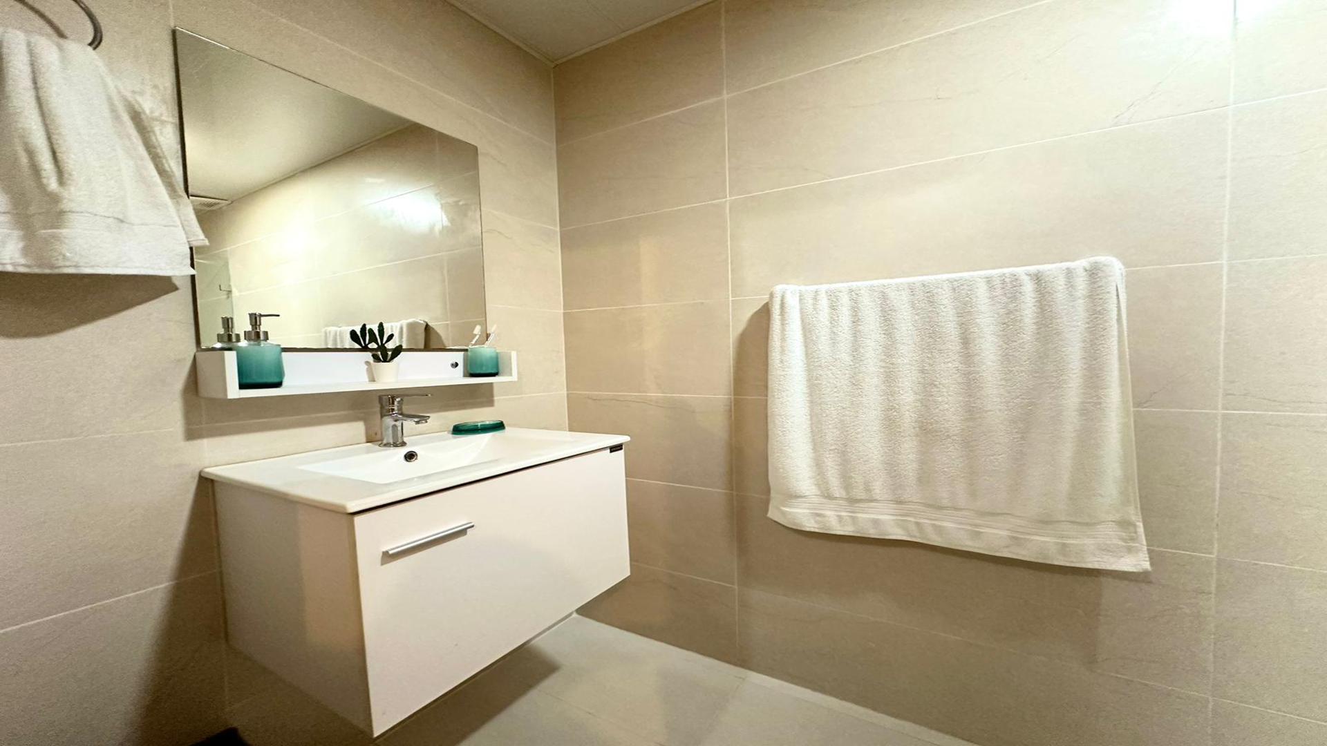 apartamentos - Apartamento amueblado con terraza en venta, Evaristo Morales 7