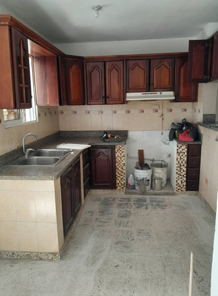 casas - Casa De 4 Hab. 1 Baño, Prox. León Jiménez, 27 De F 1