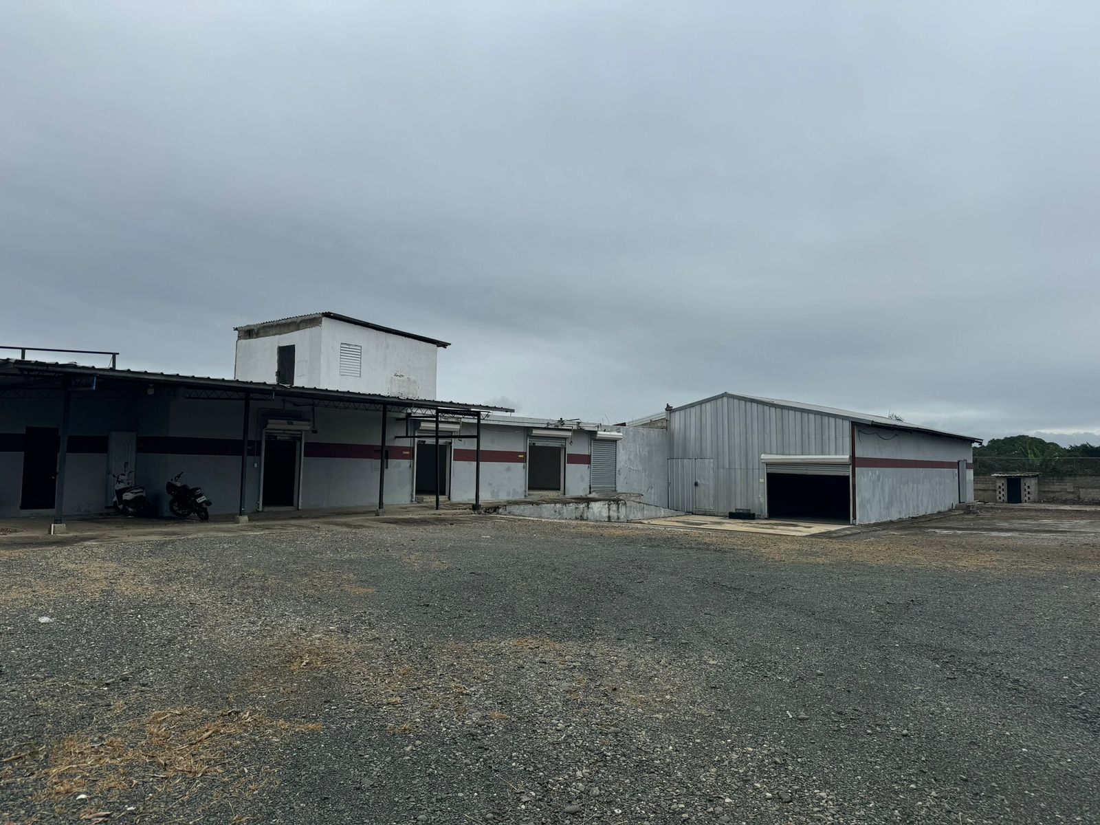 otros inmuebles - Nave Industrial En Alquiler carretera Hato Nuevo  2