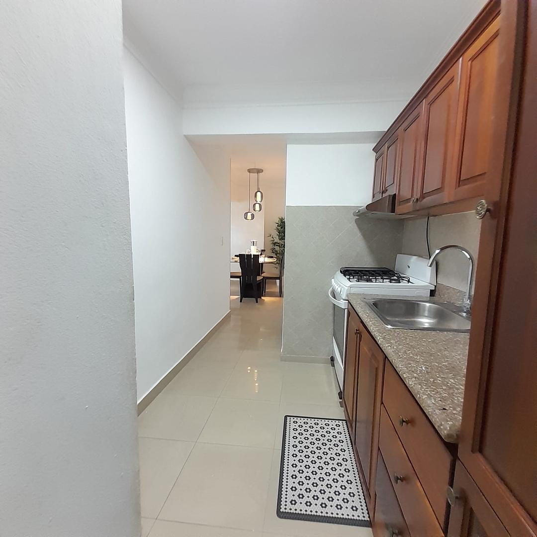 apartamentos - Se alquila apartamento amueblado con terraza en Bella Vista. 2