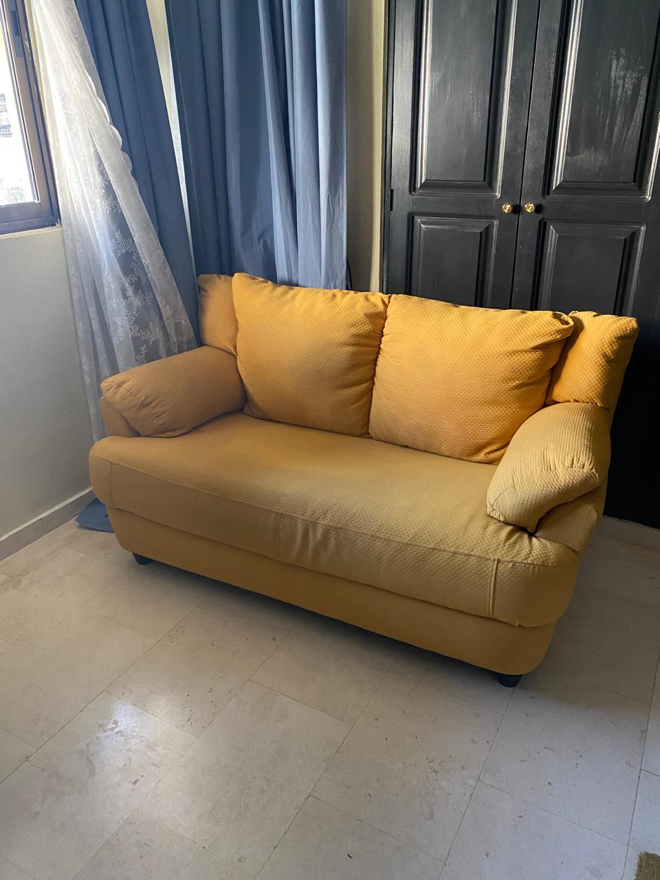 muebles y colchones - Sofá Tapizado Amarillo Dos Plazas 0