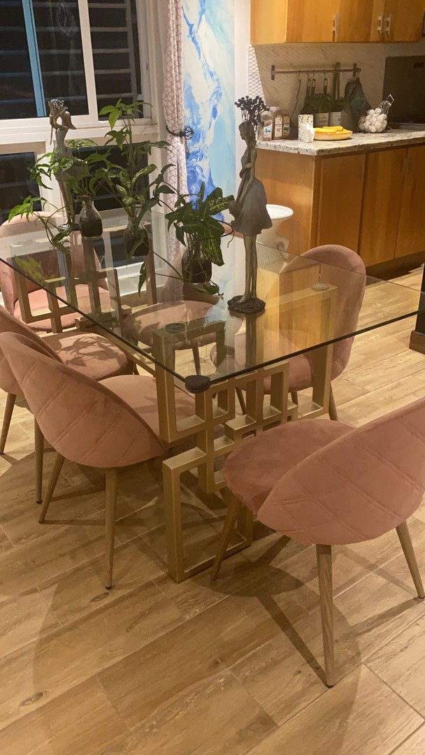 decoración y accesorios - Vendo hermoso comedor en cristal de 6 sillas 0