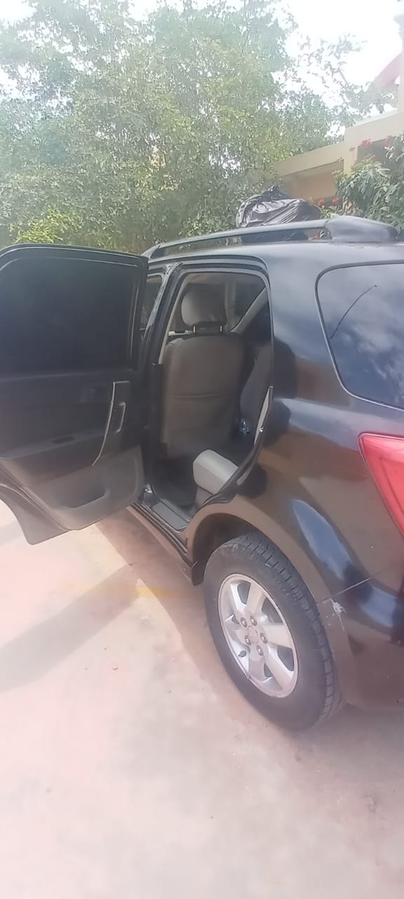 jeepetas y camionetas - Este vehículo está en excelentes condiciones. 5