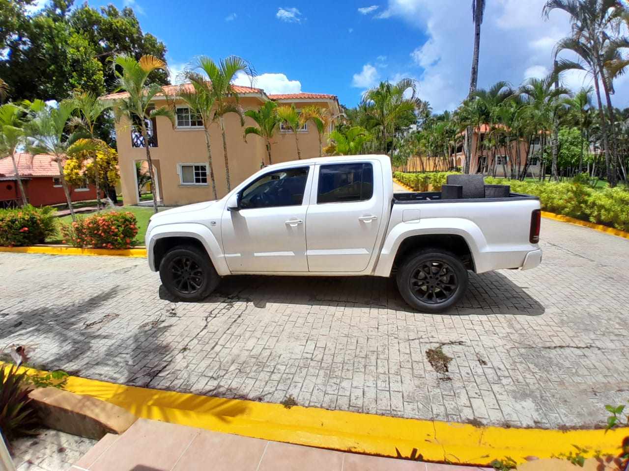 jeepetas y camionetas - Camioneta Volkswagen Amarok  2015 1