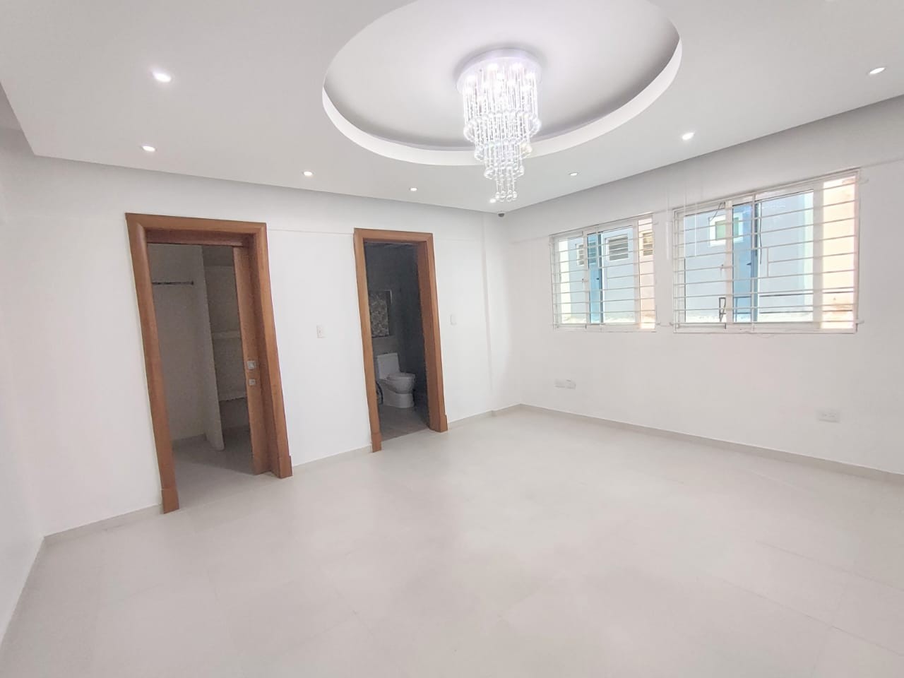 apartamentos - Apartamento en Venta
 SERRALLES
USD 240,000.00
Mantenimiento: RD$12,000.00
 5