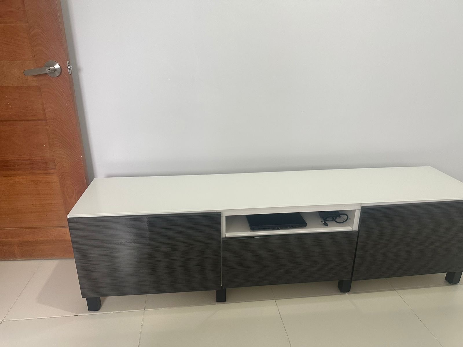 muebles y colchones - mueble de ikea para TV