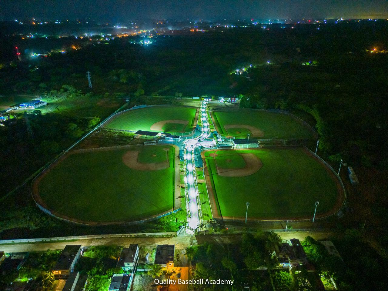 solares y terrenos - VENTA ACADEMIA DE BASEBALL TERRENO APT0 PARA OTROS USOS “SANTO DOMINGO” 0