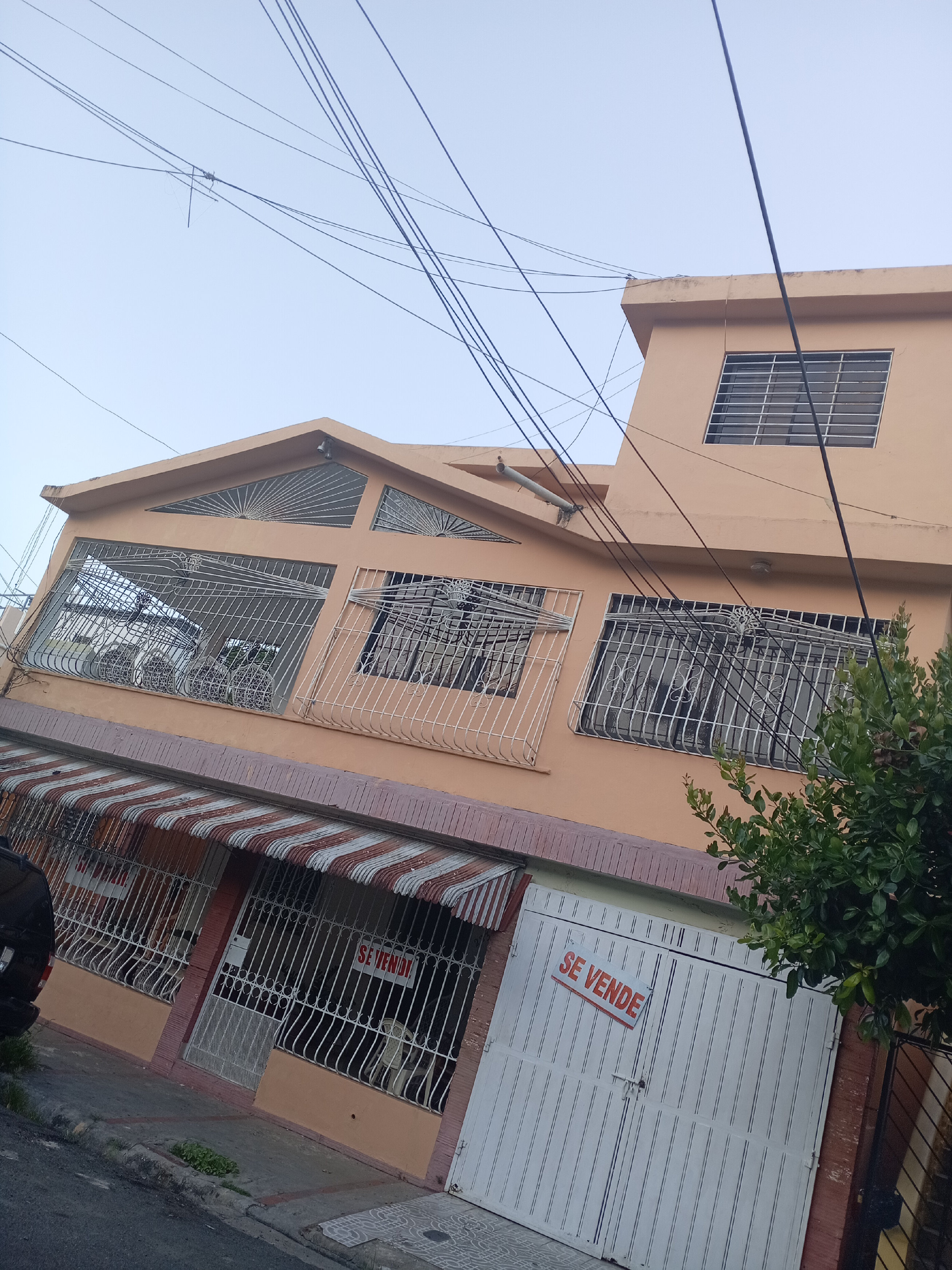 casas - Casa 3 niveles, aptos en 2do y 3er nivel, excelente inversión  1