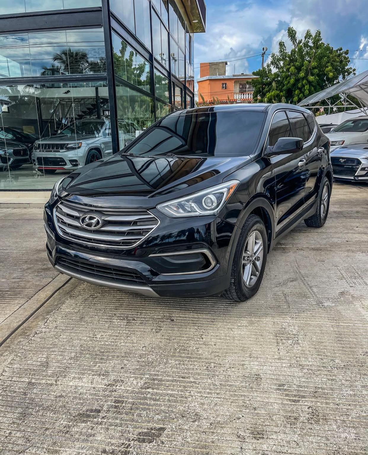 jeepetas y camionetas - 2017 Hyundai Santa fe sport 4X4 950 Neg. 2