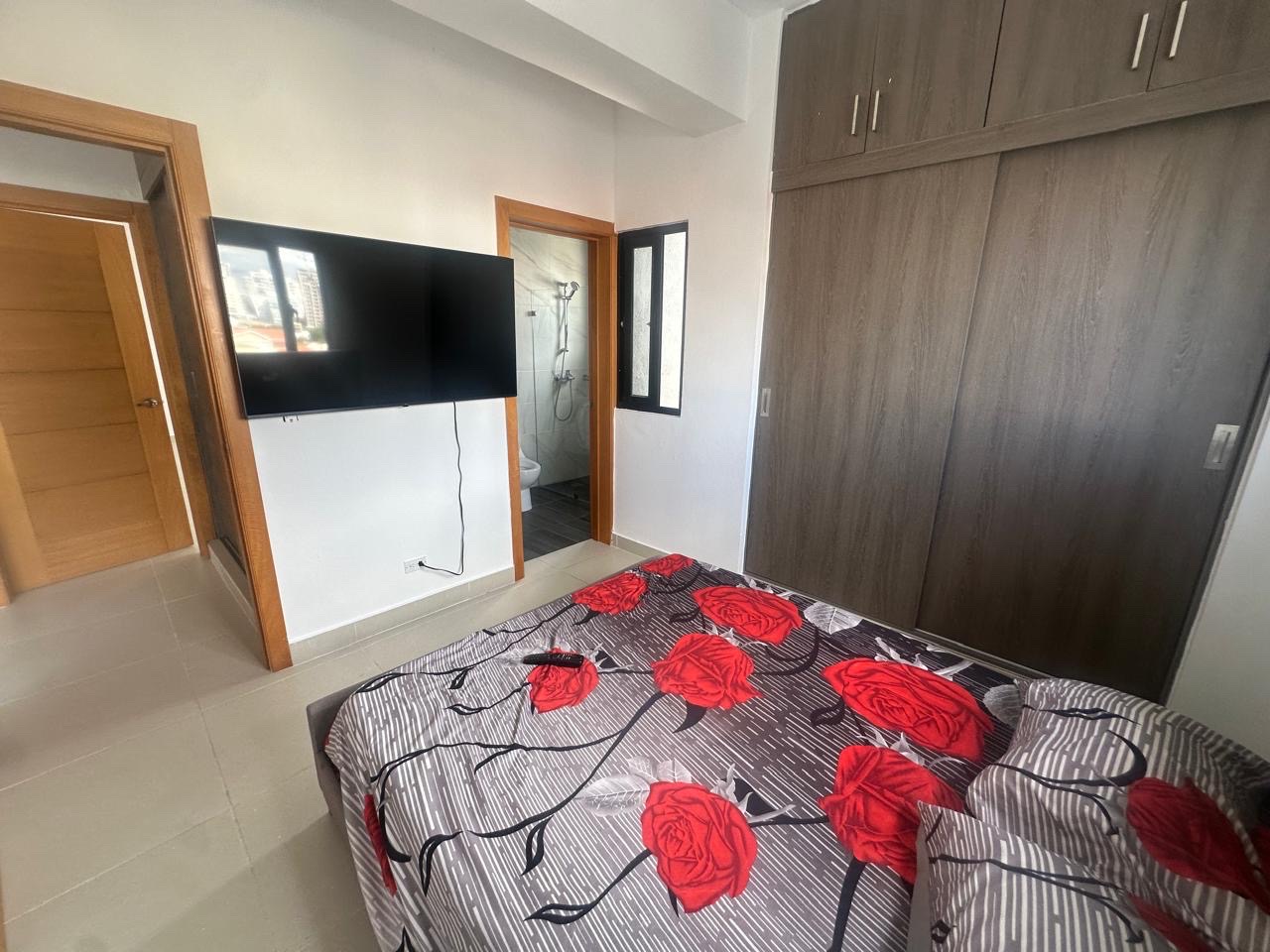 penthouses - Evaristo morales 

Tenemos disponibles PENTHOUSE 2 niveles 
Semi amueblado 

 4