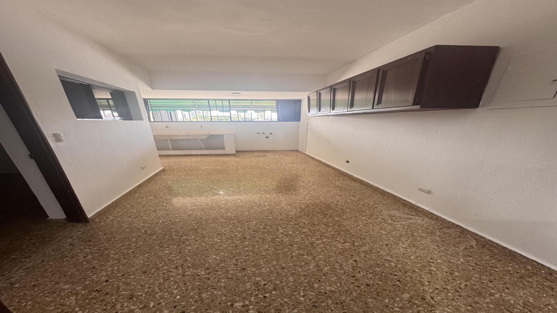 apartamentos - En alquiler, en Bella Vista, amplio y fresco apartamento de 3 habitaciones 8