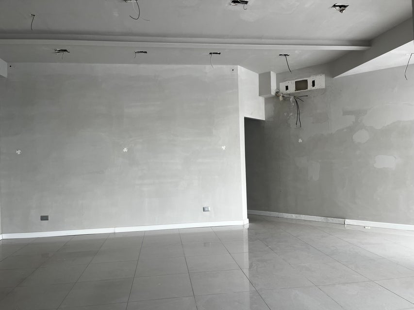 oficinas y locales comerciales - Local en alquiler en piantini 3