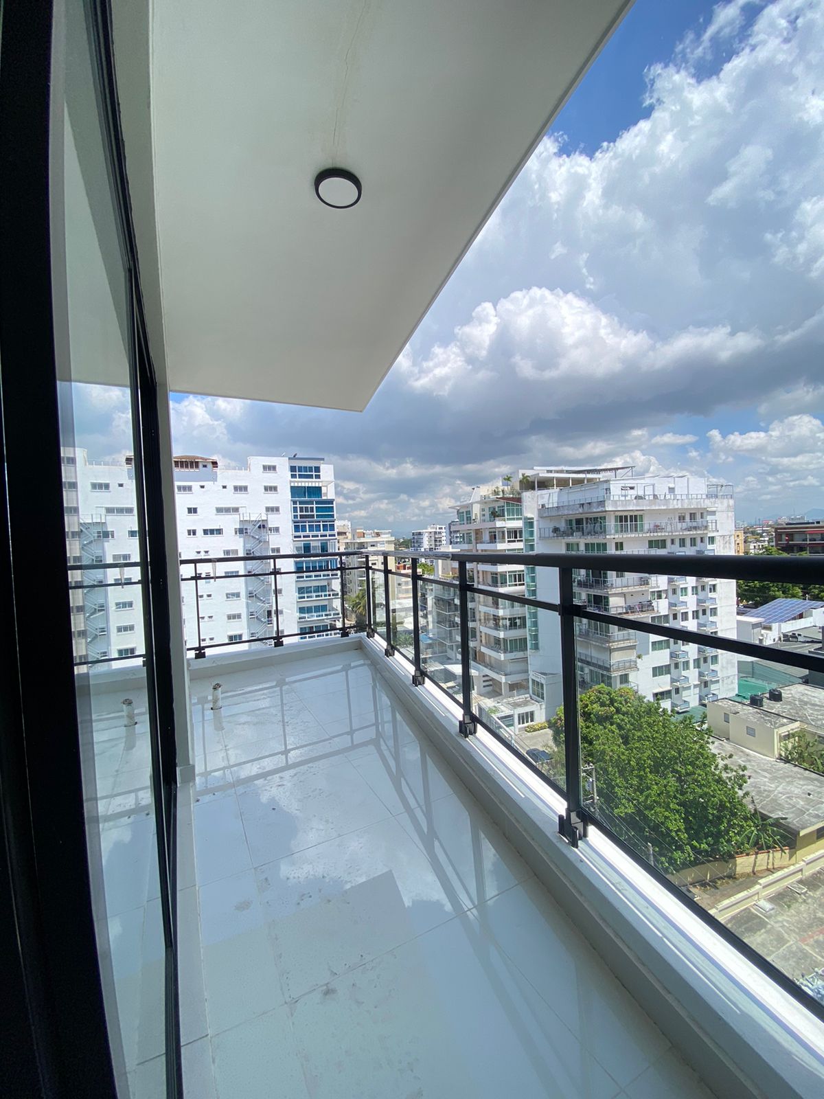 apartamentos - Hermoso apartamento nuevo en Venta Urb. Real 1