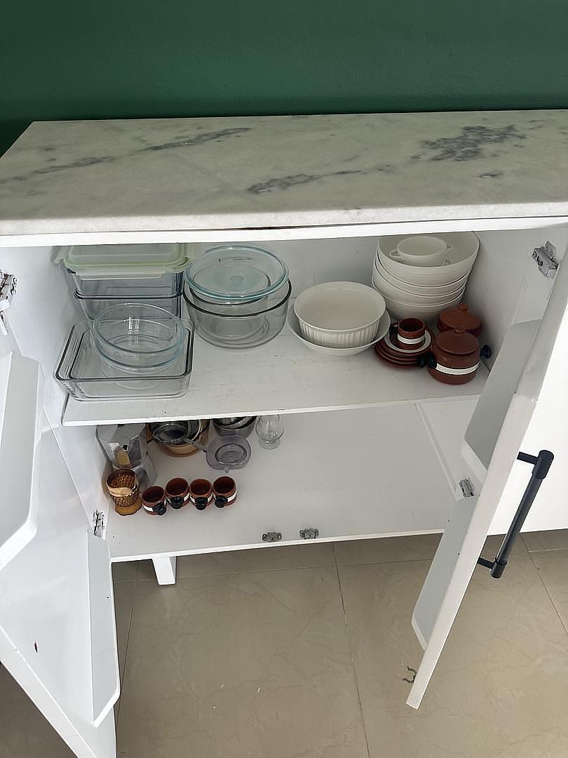 muebles y colchones - vendo credenza de caoba en excelentes condiciones en prado oriental Santo Domin 4