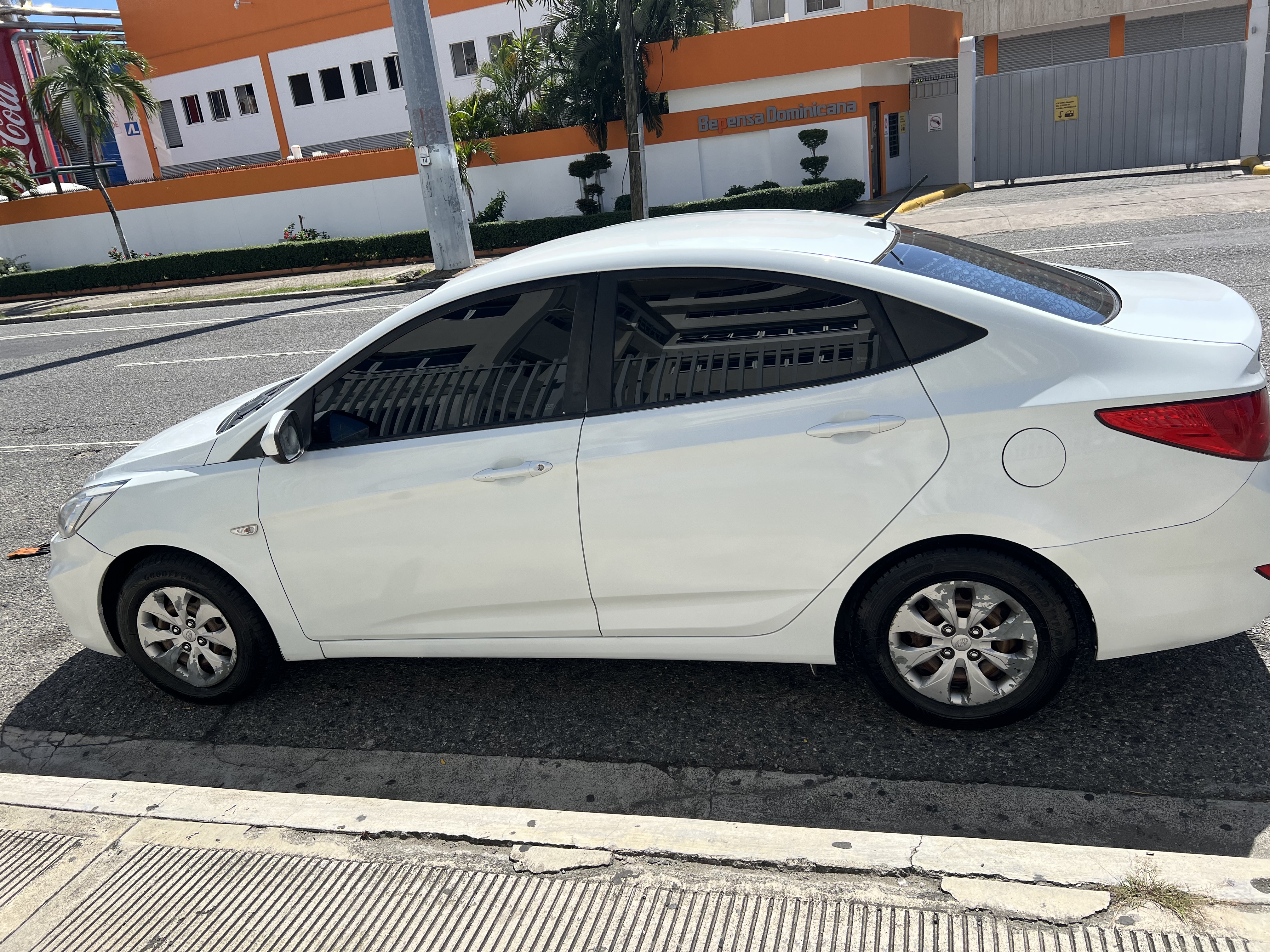 carros - Hyundai Accent blanco 2015 9