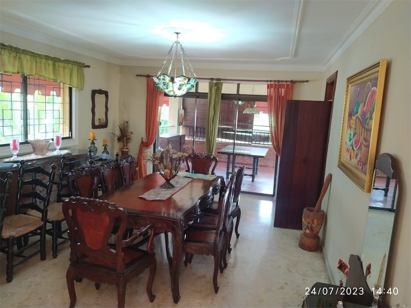 casas - Venta de casa en arroyo hondo 2 con piscina Distrito Nacional 2