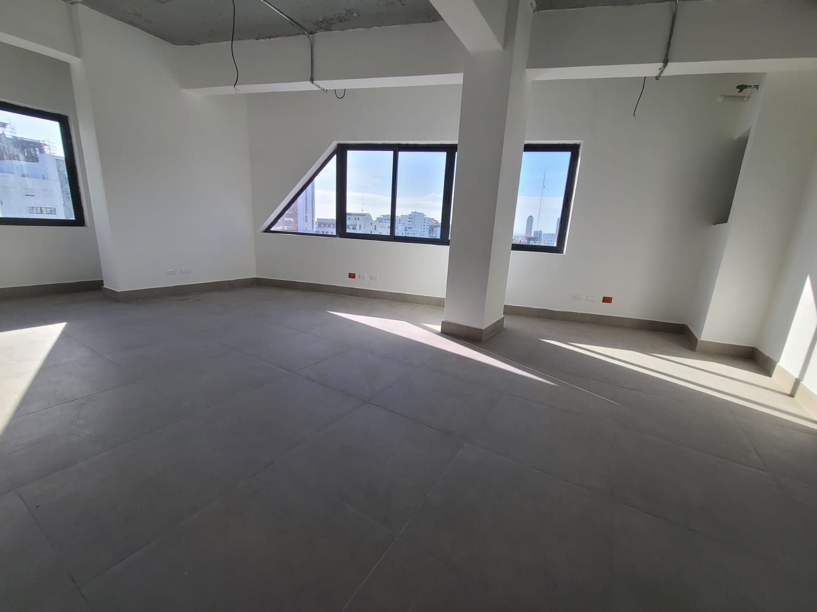 oficinas y locales comerciales - Piso 6 en Torre Corporativa de Lujo Evaristo  3