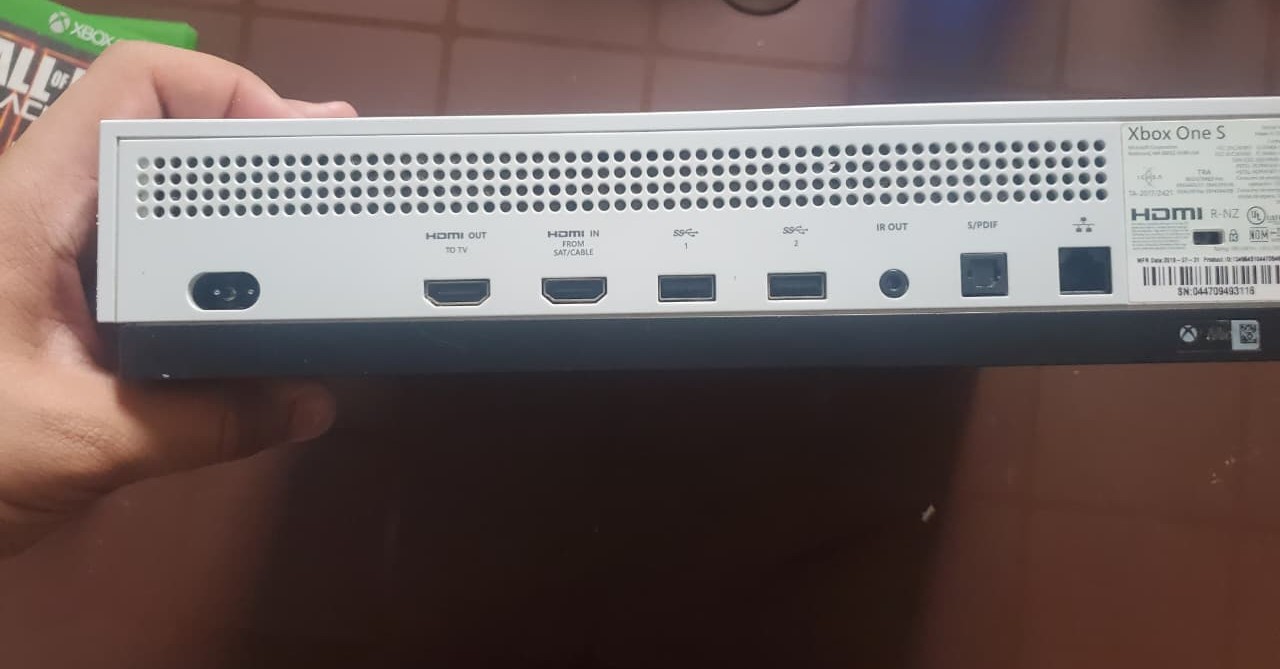consolas y videojuegos - XBOX ONE S DE OPORTUNIDAD (NEGOCIABLE) UNICO DUEÑO 2