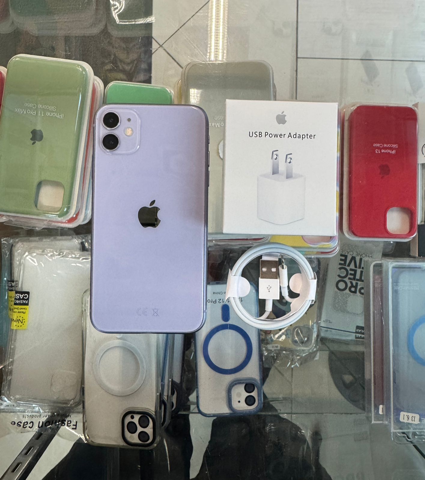 celulares y tabletas - Iphone 11 morado 64 GB Desbloqueado 0